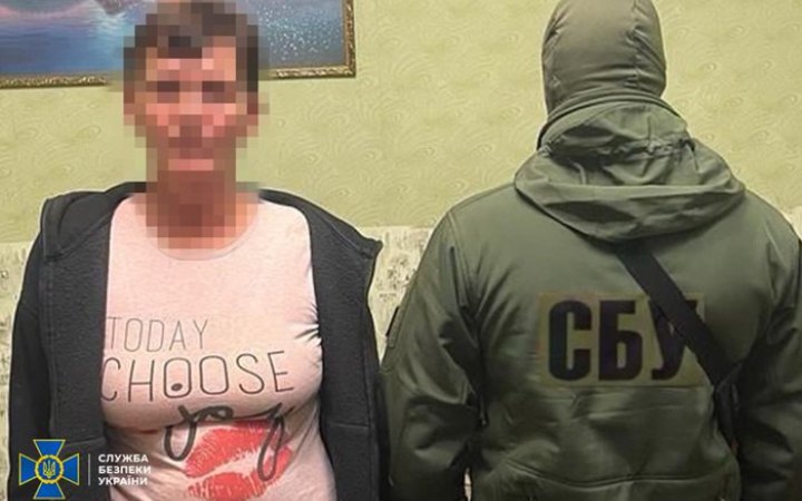 СБУ затримала колаборантку, яка допомагала окупантам проводити вибори на Запоріжжі