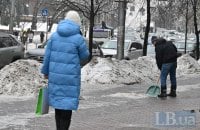 Київським комунальникам повідомили про підозри через погану обробку міста протиожеледними засобами