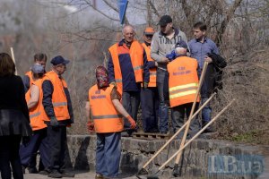 У Азарова насчитали 5 млн участников субботника