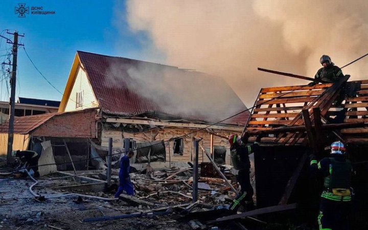 Двоє людей поранені внаслідок атаки на Київську область 