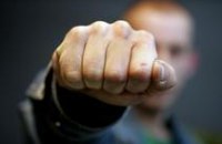 В Кривом Роге 15-летний школьник избил и ограбил молодую женщину