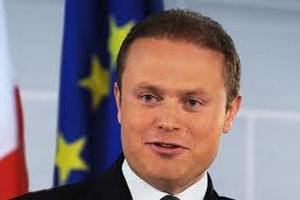 Янукович и Азаров примут премьера Мальты