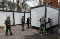 Во Львове начали строить контейнерный городок для переселенцев