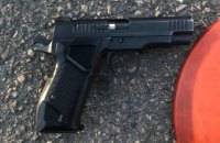 Двое иностранцев устроили стрельбу в Черкассах