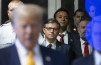 Спікер Джонсон взяв участь у засіданні суду проти Трампа