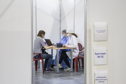 Миллион украинцев полностью вакцинированы от коронавируса, - Минздрав