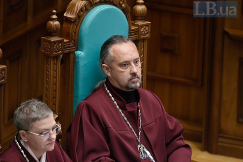НАПК просит рассмотреть поведение судьи КС Слиденко в связи с письмом с цитатой из "Трех мушкетеров"