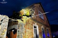 Уночі ворог атакував дронами Київщину: від падіння уламків поранення дістав чоловік