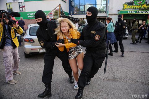 В сети опубликовали данные тысячи белорусских силовиков, которые задерживали митингующих