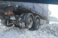 Движение транспорта ограничено в семи областях и Киеве