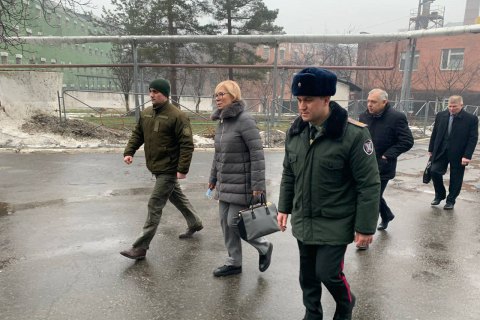Денисова проверила условия содержания Артемия Рябчука в СИЗО 