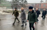 Денисова проверила условия содержания Артемия Рябчука в СИЗО 