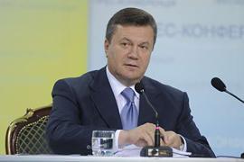 Янукович: без изменения Конституции админреформа невозможна