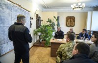Для тушения пожара в Ичне задействуют пожарный поезд и самолет, - Гройсман