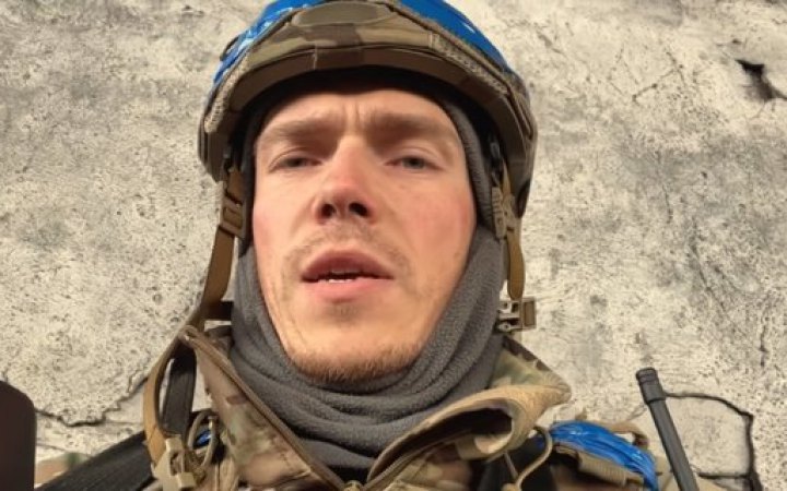 В Мариуполе военные теряют сознание от голода и пьют воду из батарей, - командир "Азова"