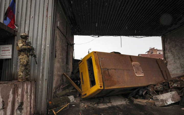 Окупанти знищили майже весь транспорт, який закупили за останні п'ять років у Маріуполі