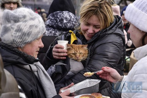 Более 160 авто смогли выехать из Мариуполя через гуманитарный коридор