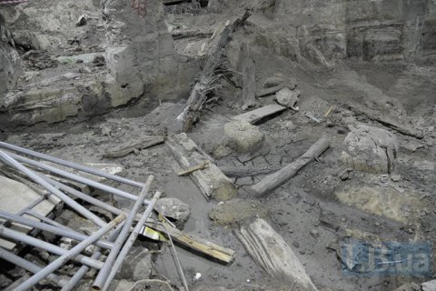 Киев намерен разорвать договор с застройщиком ТЦ на Почтовой площади
