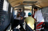 В России задержали активистов за синие джинсы и желтые майки 