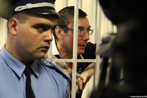 Луценко перед судом поговорил с Коксом и Квасьневским