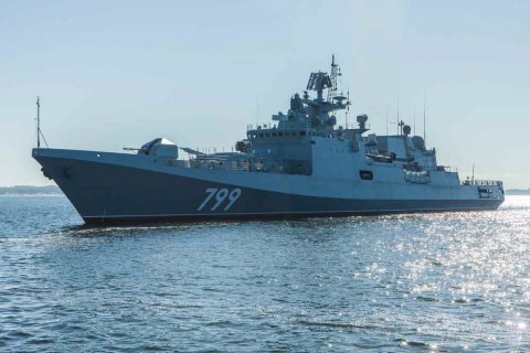 Российские боевые корабли вышли на учения в Черное море