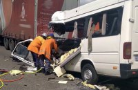 10 человек погибли при столкновении маршрутки и грузовика в Житомирской области (обновлено)