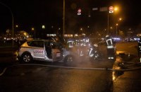 Два таксі зіткнулися і загорілися в Києві