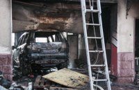 Через займання машини під час ремонту в Києві згоріла СТО
