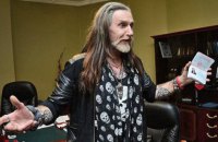 ДУРНЯ ТИЖНЯ: костюм страуса, півні Насірова та фарбований Микита