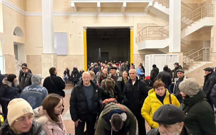 Почалась безкоштовна евакуація поїздами з Херсона, - Мінреінтеграції