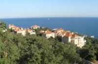 Семью Азарова обвинили в "приватизации" доступа к морю в Форосе