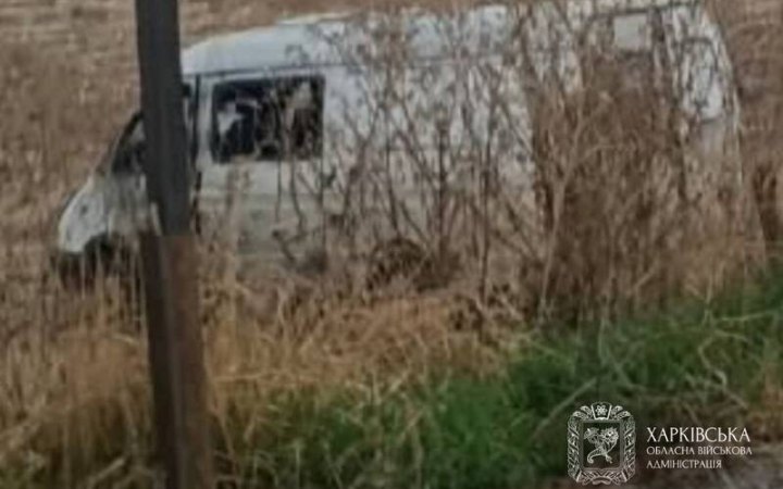Росіяни вдарили дроном по цивільному авто на Харківщині