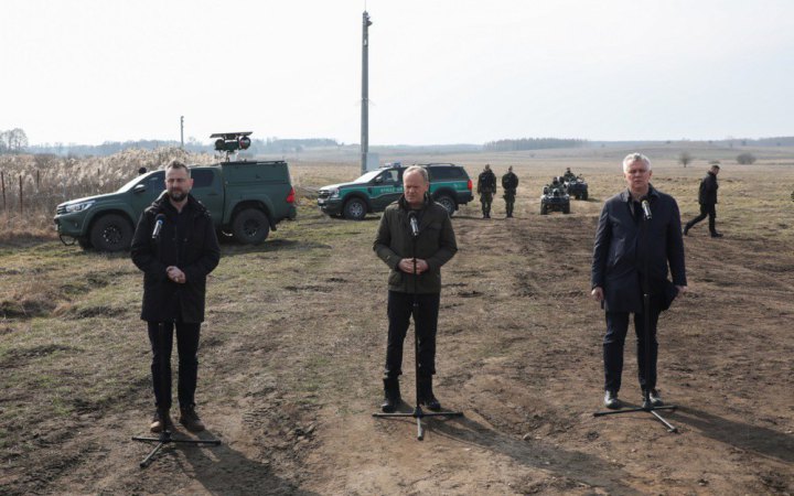 Туск заявив, що РФ і Білорусь причетні до напливу мігрантів на кордоні
