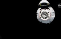 Пілотований космічний корабель Crew Dragon успішно зістикувався з МКС