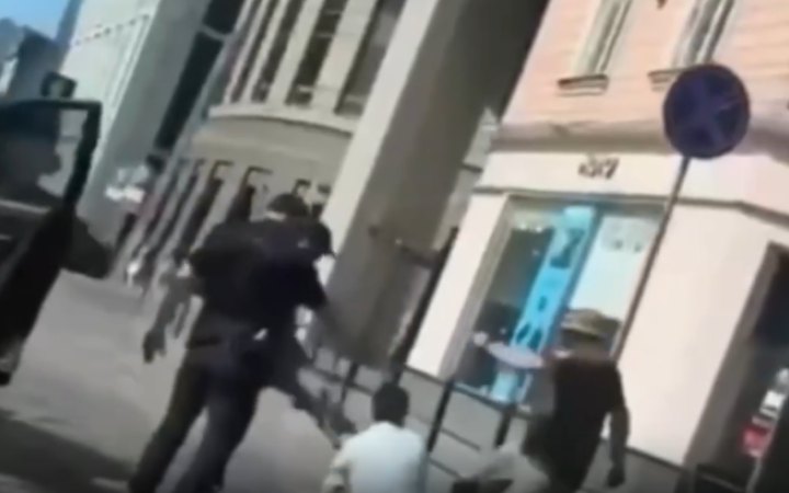 Поліція відкрила справу після відео з побиттям ногами чоловіка представниками ТЦК у Львові