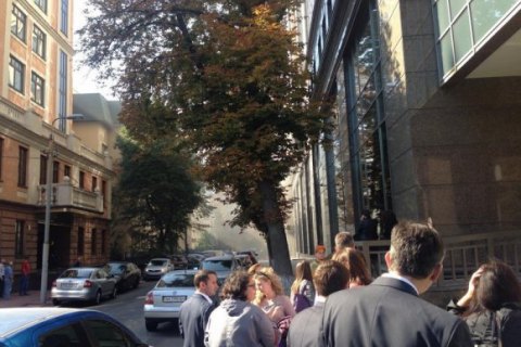 В центре Киева горел бизнес-центр "Сенатор" (обновлено)