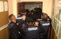 В Ровенской области местные жители подрались с полицией из-за закрытия гимназии