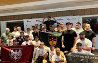 Військові на бою Усика біля пірамід: ПриватБанк та USYK Foundation організували поїздку для захисників до Єгипту