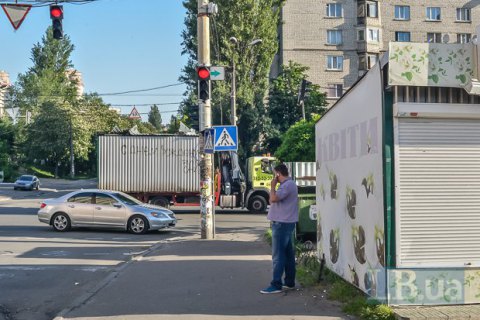 Чиновника Оболонской РГА поймали на взятке от владельца киоска