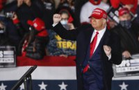 Трамп одержал победу в трех из 13 "шатких штатах"
