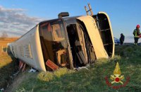 ​В Італії перекинувся автобус, що віз біженців з України, одна людина загинула