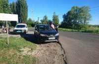 Через конфлікт на дорозі під Васильковом сталася стрілянина, поранено колишнього учасника КВК