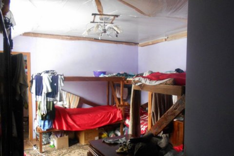В Харькове обнаружили подпольный центр, где наркозависимых "лечили" молитвами и психологическим насилием