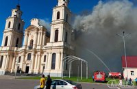 У білоруському Будславі горів костел, обвалився дах будівлі