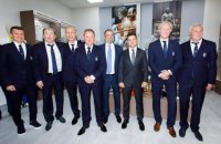 Зеленський з легендами українського футболу відкрив у Дніпрі Музей спорту