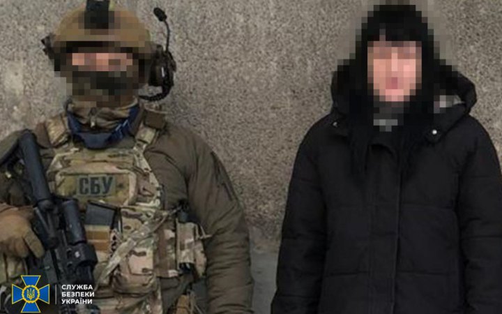 СБУ затримала експосадовицю суду, яку підозрюють у допомозі окупантам наступати на Покровськ