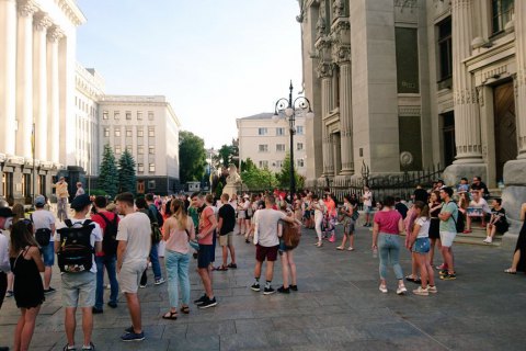 Возле АП устроили акцию против использования животных в цирке