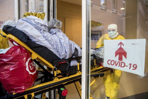 НСЗУ провела первую выплату надбавок по COVID-19  за апрель центрам экстренной помощи