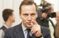 Сикорский считает, что Украина дискредитирует посреднические миссии Европы