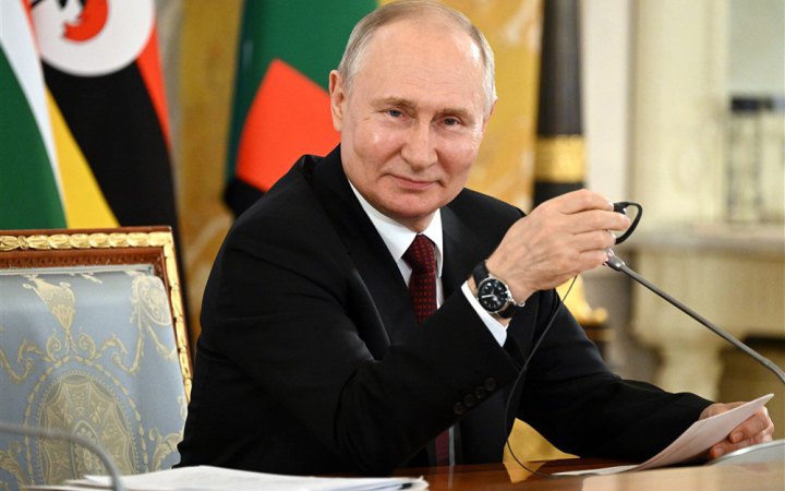 Путін їде до ОАЕ та Судівської Аравії, − Bloomberg